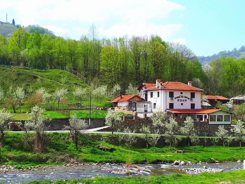 Guest House Ivan Cherni Osum Екстер'єр фото